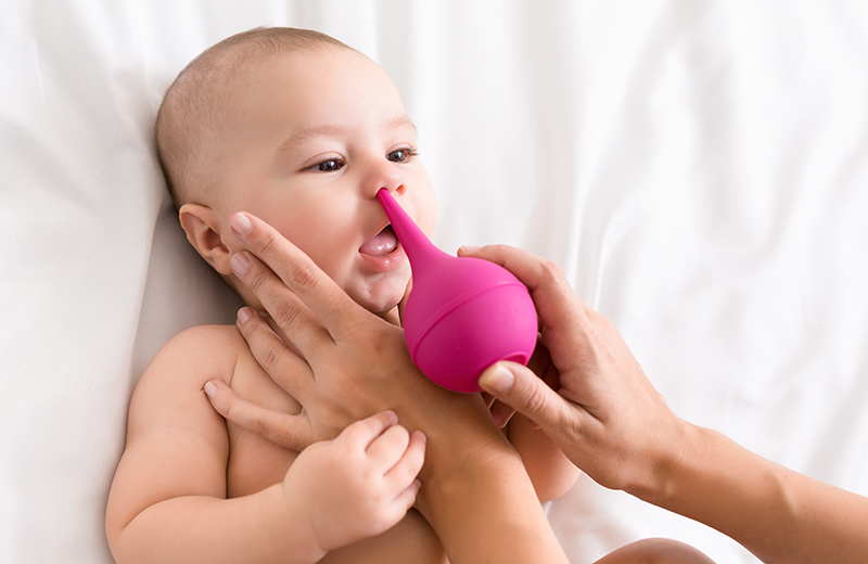 Cum se curata nasul bebelusului? Tot ce trebuie sa stii despre ingrijirea lui
